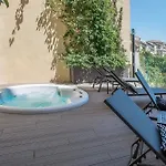 Gallery Hotel