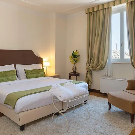 Gallery Hotel
