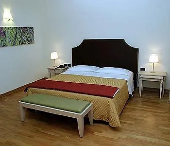 Gallery Hotel 4*