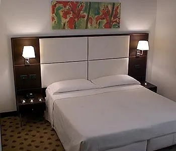 Gallery Hotel
