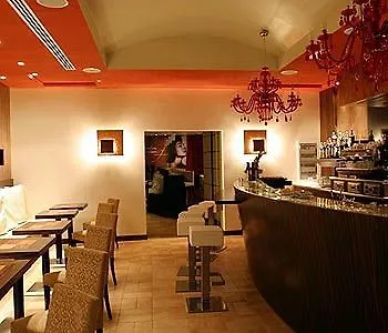 Gallery Hotel